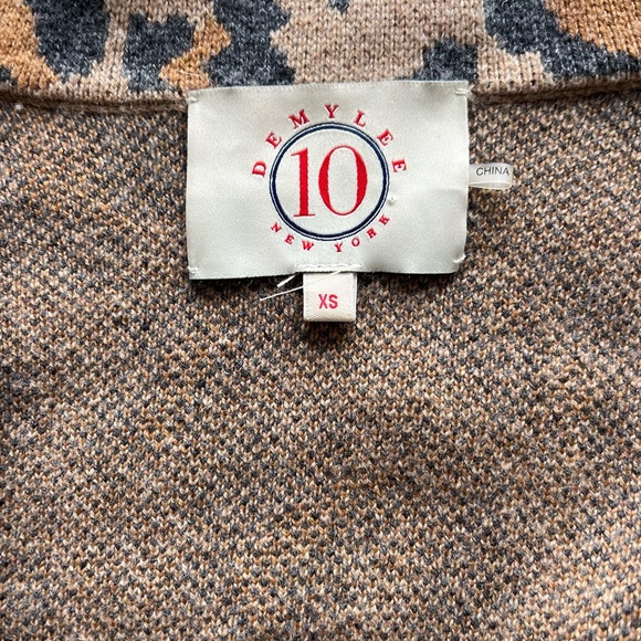 Demylee Leona Sweater in Cheetah - Picture 5 of 9